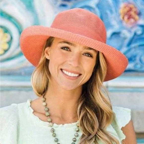 Wallaroo Accessories - Wallaroo Petite Victoria Women's Coral Poly/Straw Hat